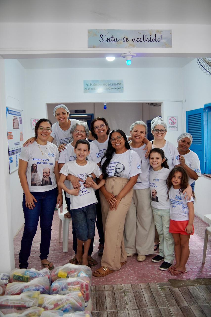 Entrega de kits de acolhimento